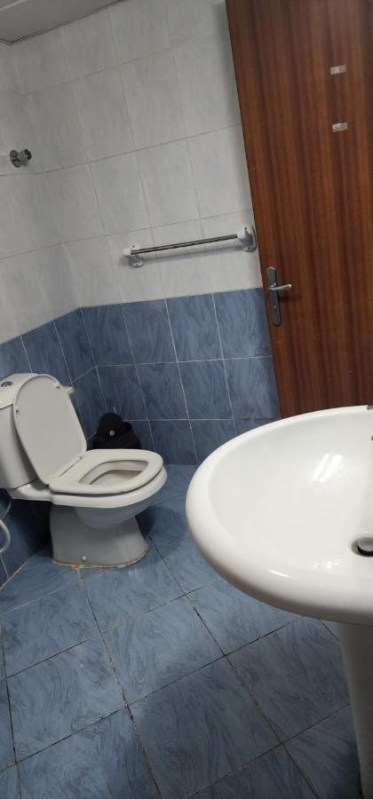 Sharing Motel Rooms อาบูดาบี ภายนอก รูปภาพ